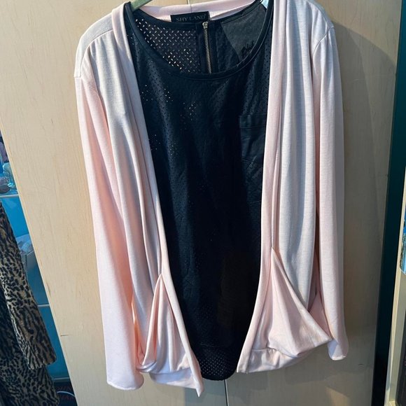 Light Pink Sugar Skull on the Back Top Sz Small S - Picture 3 of 8